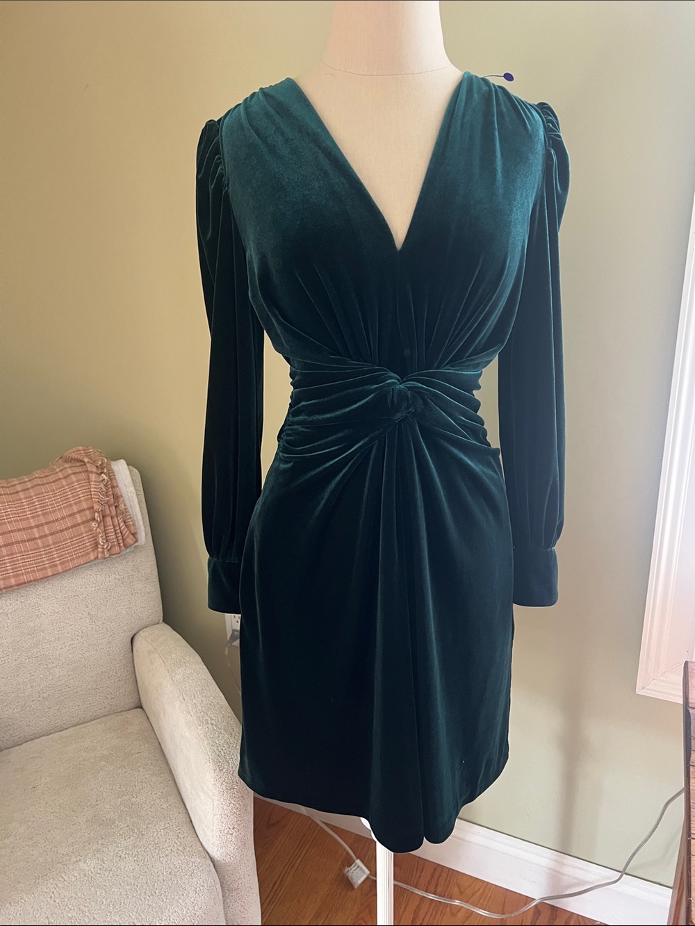 Vince Camuto Emerald Green Velvet Christmas Twist-Waist V-Neck Dress Size 4